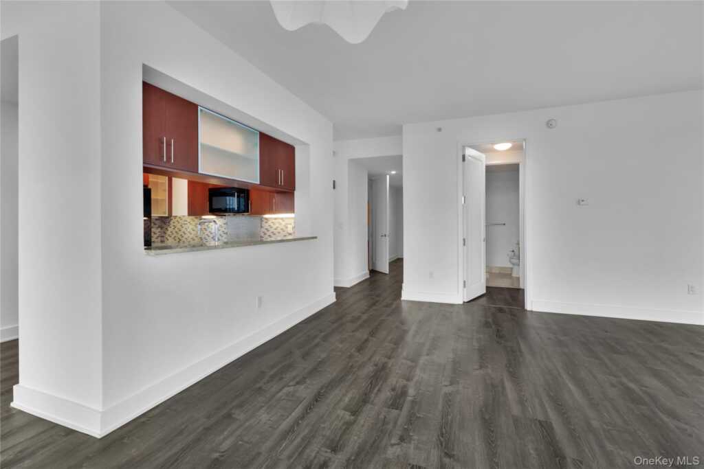 175 Huguenot Street, Unit #1106, New Rochelle, NY 10801 - Photo 6 of 18