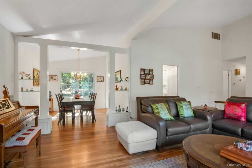 95 Emerson Avenue, New Rochelle, NY 10801 - Photo 2 of 27