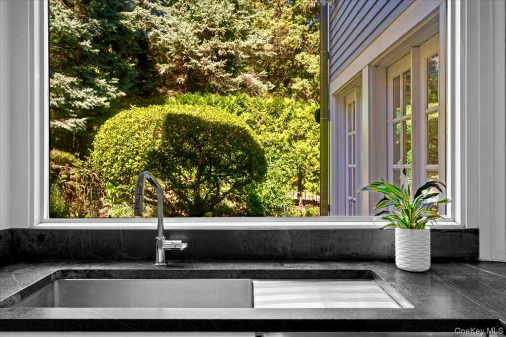 245 River Road, Nyack, NY 10960 - Photo 18 of 45