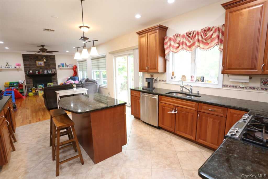 79 Hall Avenue, New City, NY 10956 - Photo 13 of 50