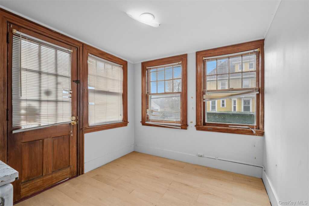 102 Washington Avenue, Suffern, NY 10901 - Photo 11 of 29