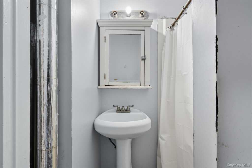 102 Washington Avenue, Suffern, NY 10901 - Photo 13 of 29