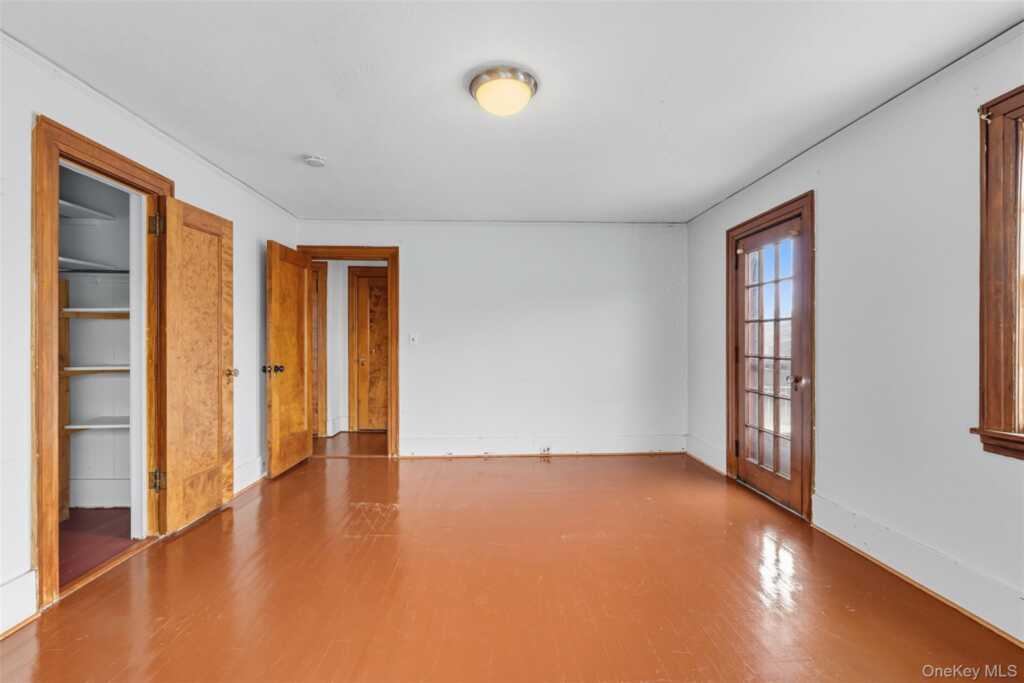 102 Washington Avenue, Suffern, NY 10901 - Photo 21 of 29