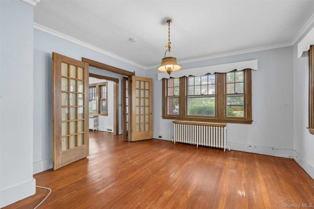 102 Washington Avenue, Suffern, NY 10901 - Photo 3 of 29