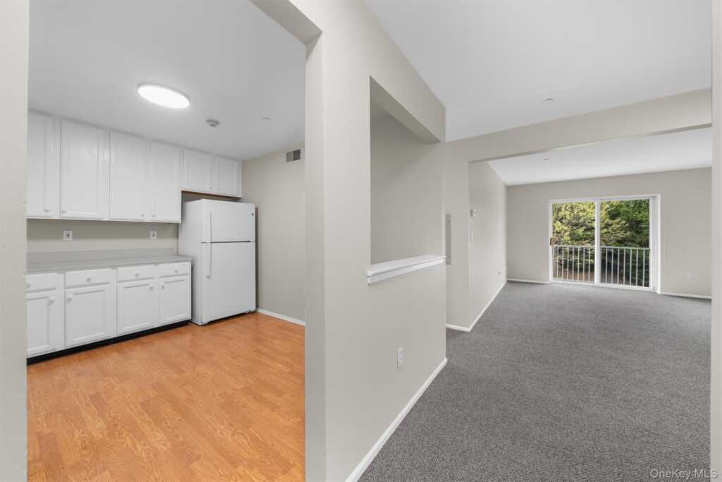 10-12 Chestnut Street, Unit #B208, Suffern, NY 10901 - Photo 4 of 29