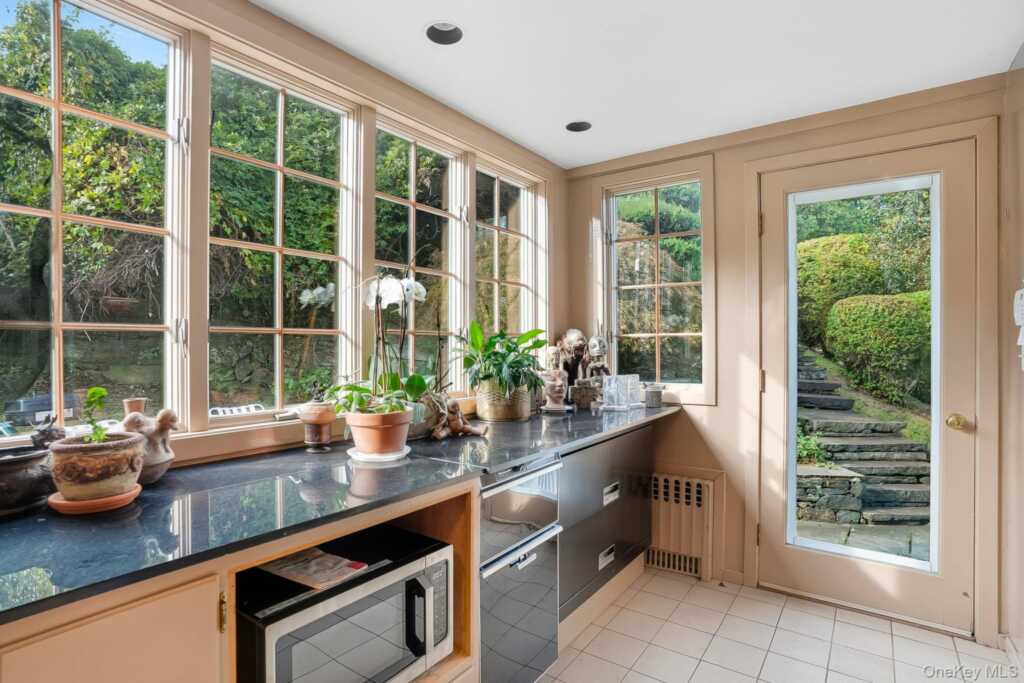 162 Kirby Lane, Rye, NY 10580 - Photo 14 of 38