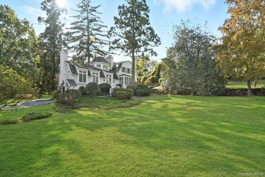 162 Kirby Lane, Rye, NY 10580 - Photo 3 of 38