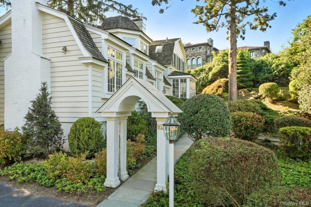 162 Kirby Lane, Rye, NY 10580 - Photo 4 of 38