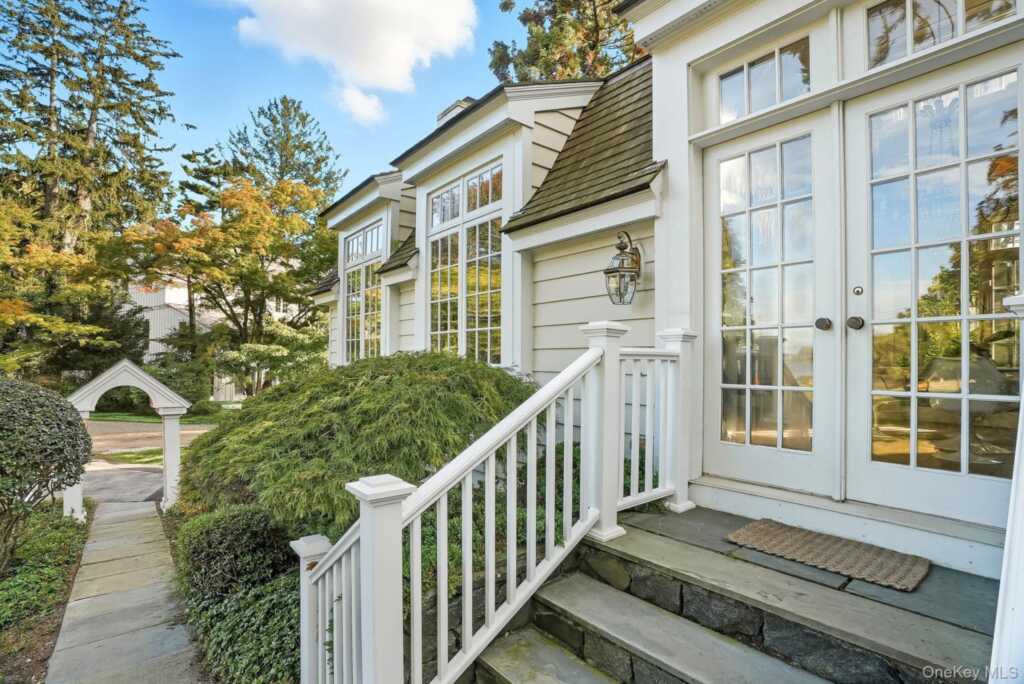 162 Kirby Lane, Rye, NY 10580 - Photo 6 of 38