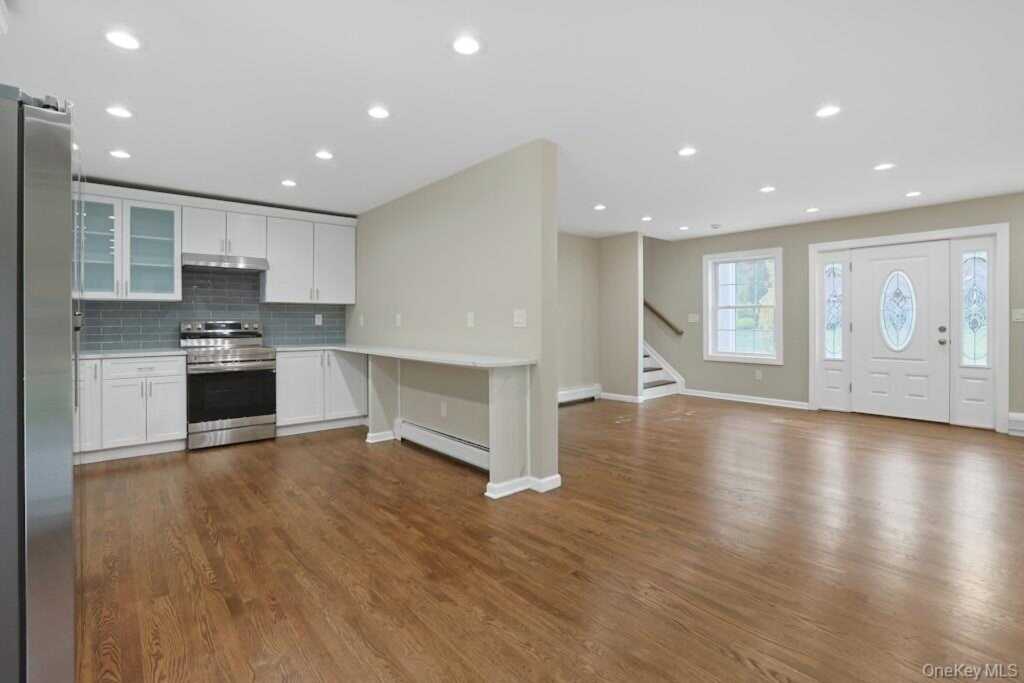 36 Windmill Lane, New City, NY 10956 - Photo 8 of 47