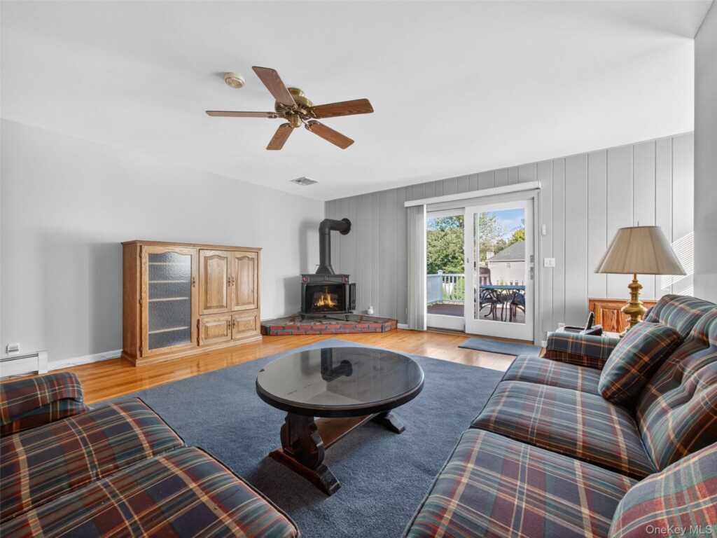 14 Staubitz Avenue, Pearl River, NY 10965 - Photo 13 of 35