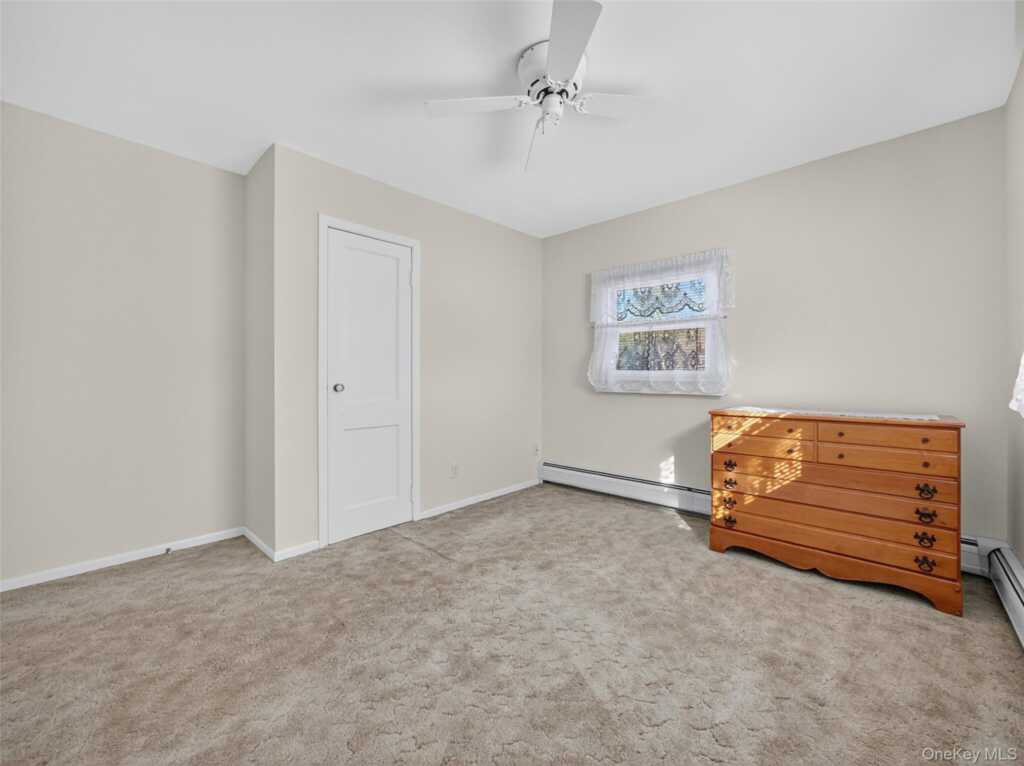 14 Staubitz Avenue, Pearl River, NY 10965 - Photo 18 of 35