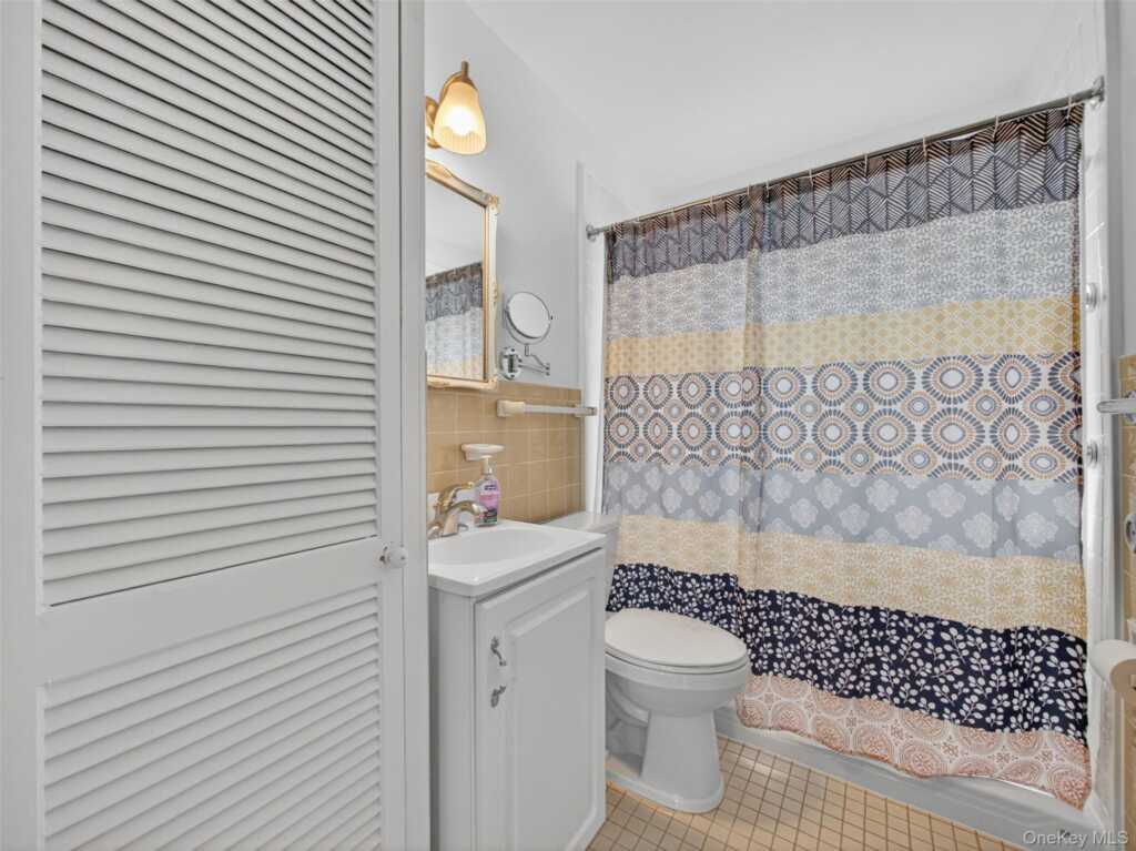 14 Staubitz Avenue, Pearl River, NY 10965 - Photo 21 of 35