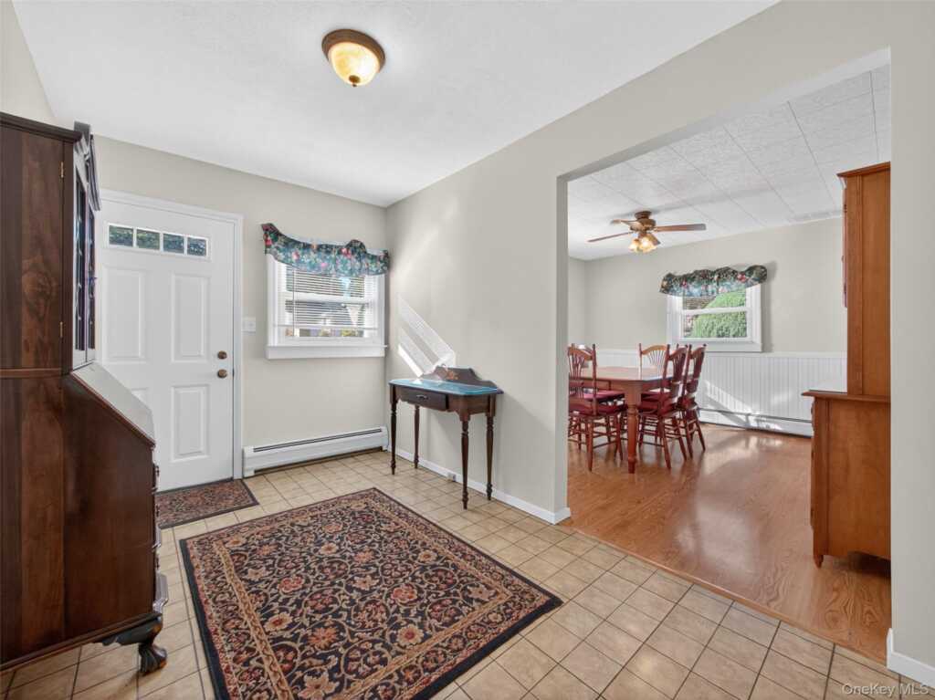 14 Staubitz Avenue, Pearl River, NY 10965 - Photo 4 of 35