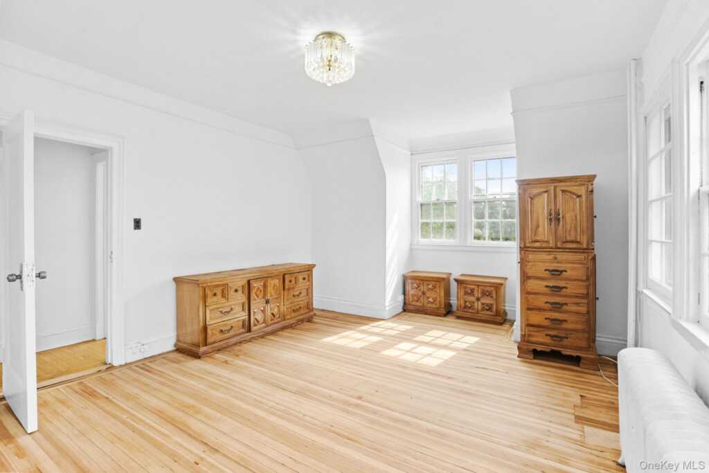 72 Hamilton Avenue, New Rochelle, NY 10801 - Photo 12 of 28