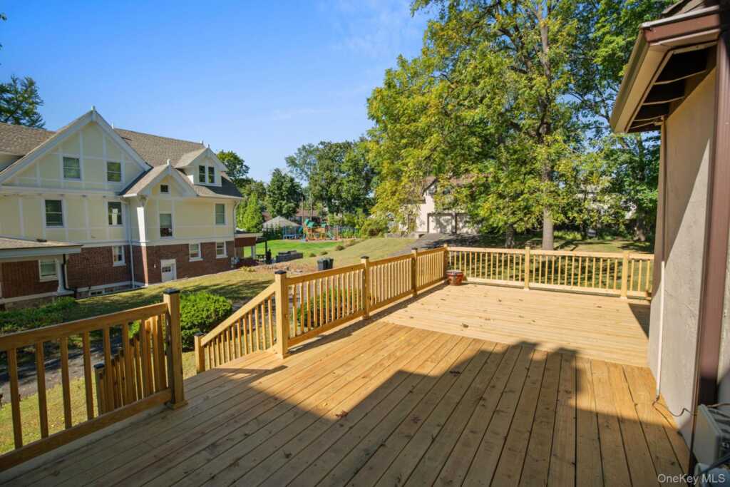 72 Hamilton Avenue, New Rochelle, NY 10801 - Photo 19 of 28