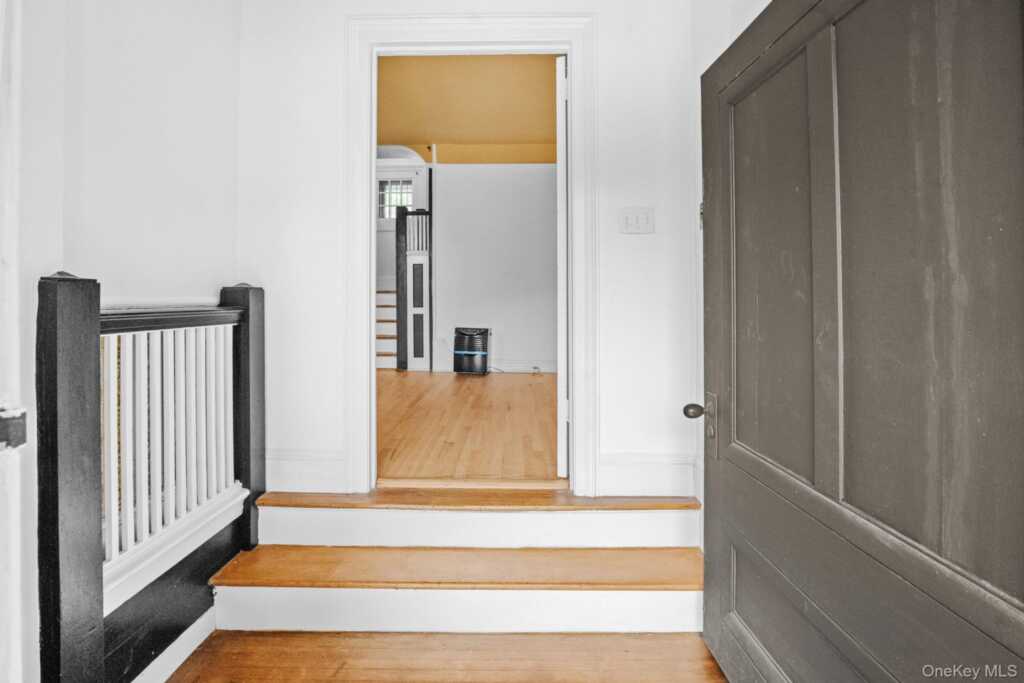 72 Hamilton Avenue, New Rochelle, NY 10801 - Photo 2 of 28