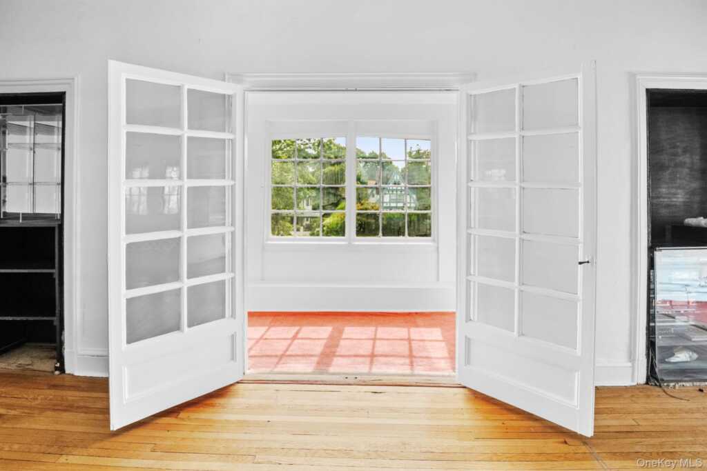 72 Hamilton Avenue, New Rochelle, NY 10801 - Photo 6 of 28