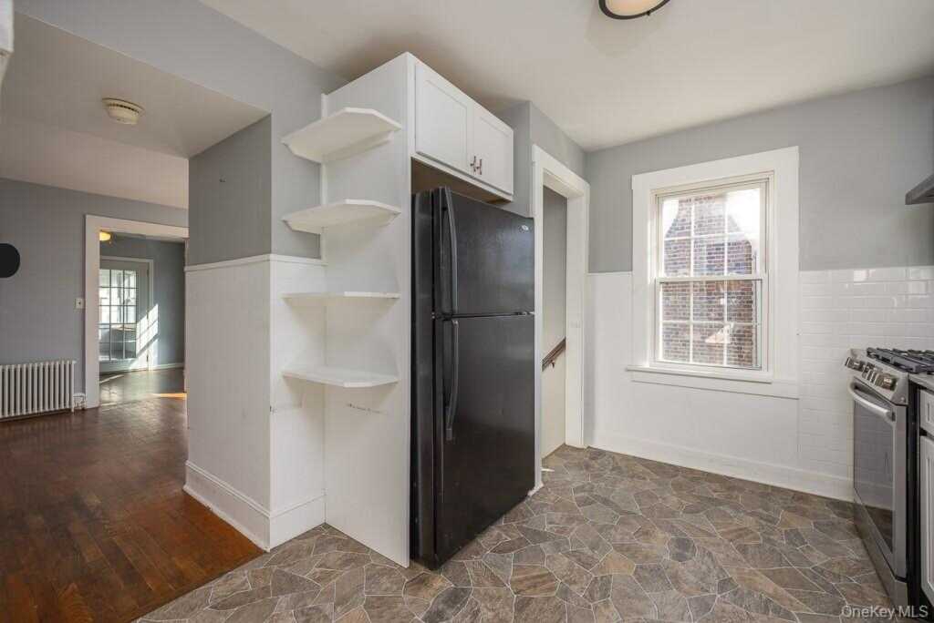99 Washington Avenue, Pearl River, NY 10965 - Photo 13 of 25