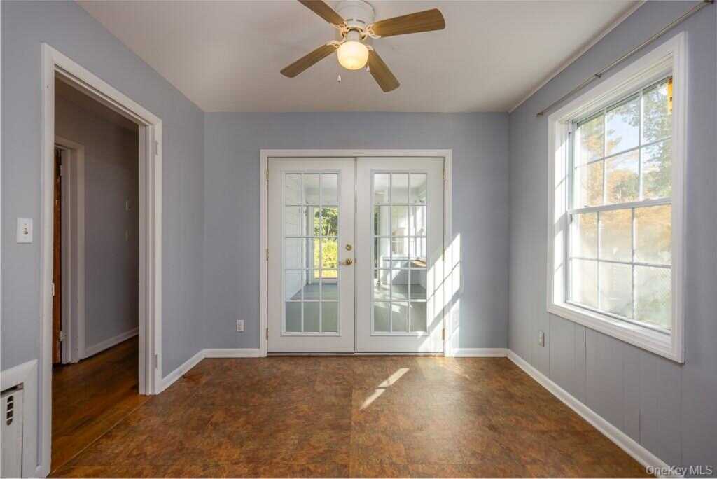 99 Washington Avenue, Pearl River, NY 10965 - Photo 16 of 25
