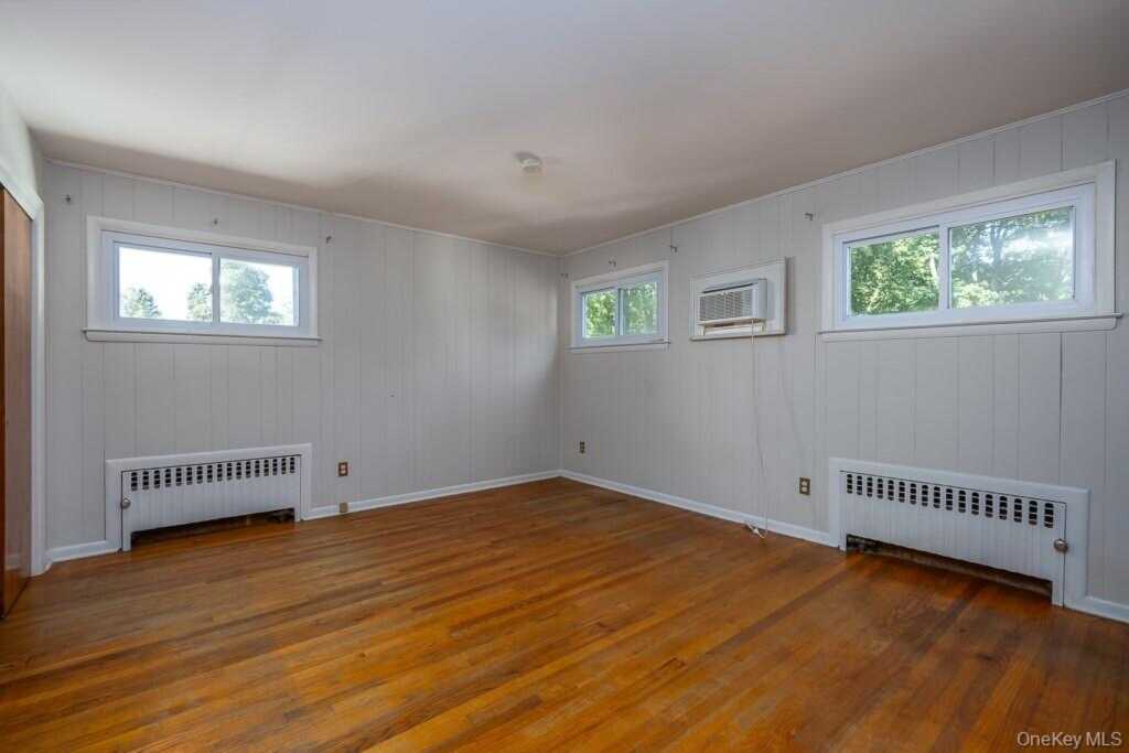 99 Washington Avenue, Pearl River, NY 10965 - Photo 19 of 25