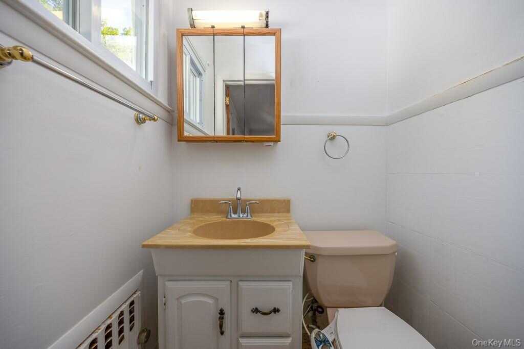 99 Washington Avenue, Pearl River, NY 10965 - Photo 20 of 25
