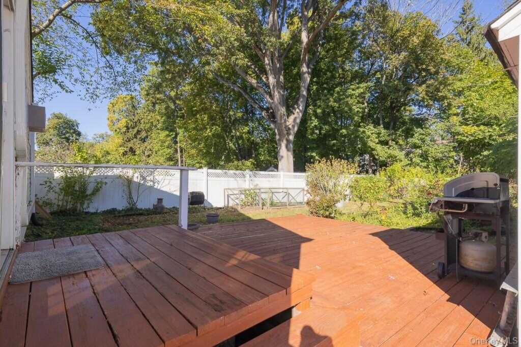 99 Washington Avenue, Pearl River, NY 10965 - Photo 7 of 25