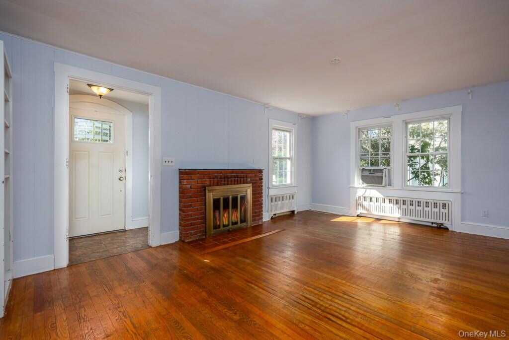 99 Washington Avenue, Pearl River, NY 10965 - Photo 9 of 25