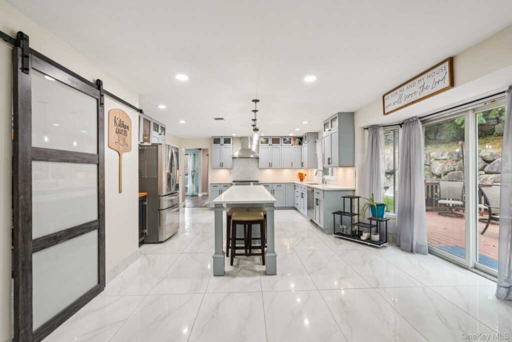 12 Johnson Drive, Stony Point, NY 10980 - Photo 9 of 50