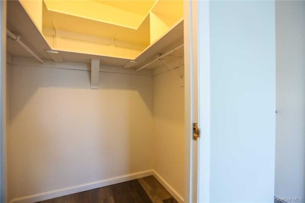 14 Nosband Avenue, Unit #2E, White Plains, NY 10605 - Photo 10 of 17