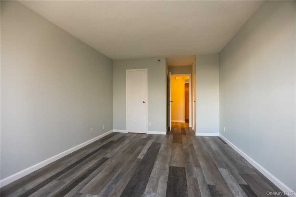 14 Nosband Avenue, Unit #2E, White Plains, NY 10605 - Photo 9 of 17