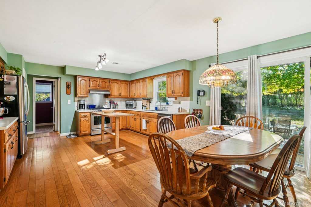 319 Bliss Lane, Valley Cottage, NY 10989 - Photo 10 of 43