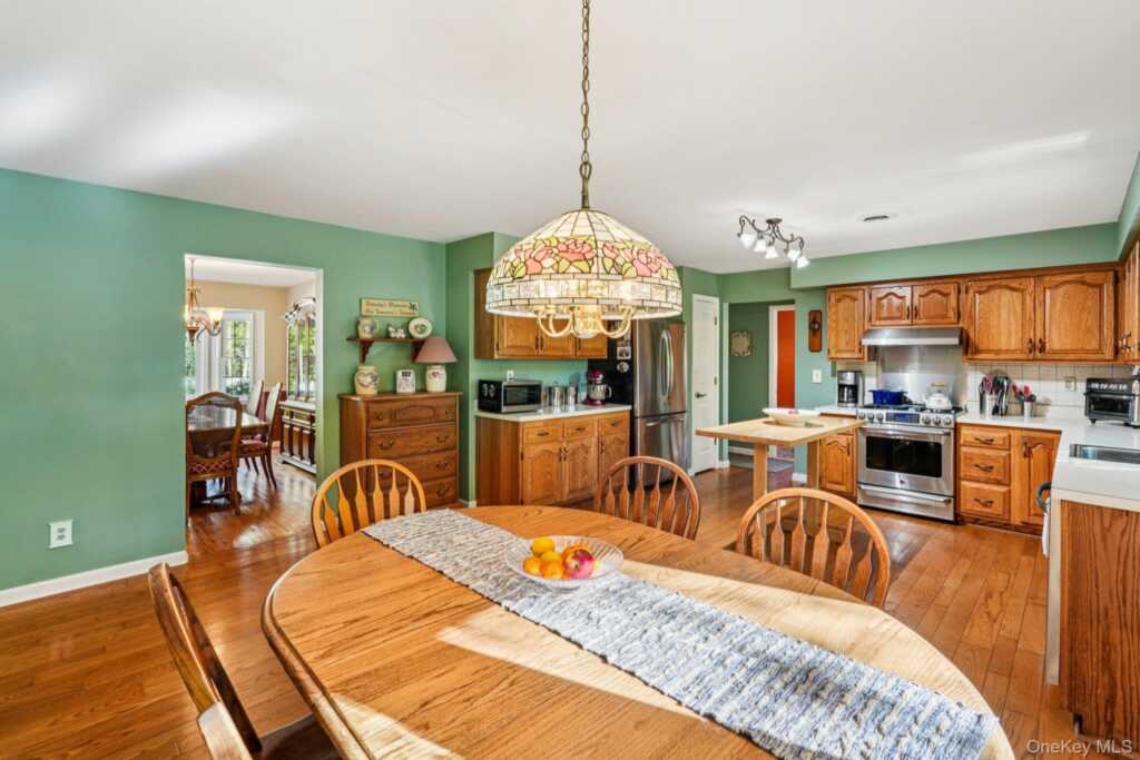 319 Bliss Lane, Valley Cottage, NY 10989 - Photo 11 of 43