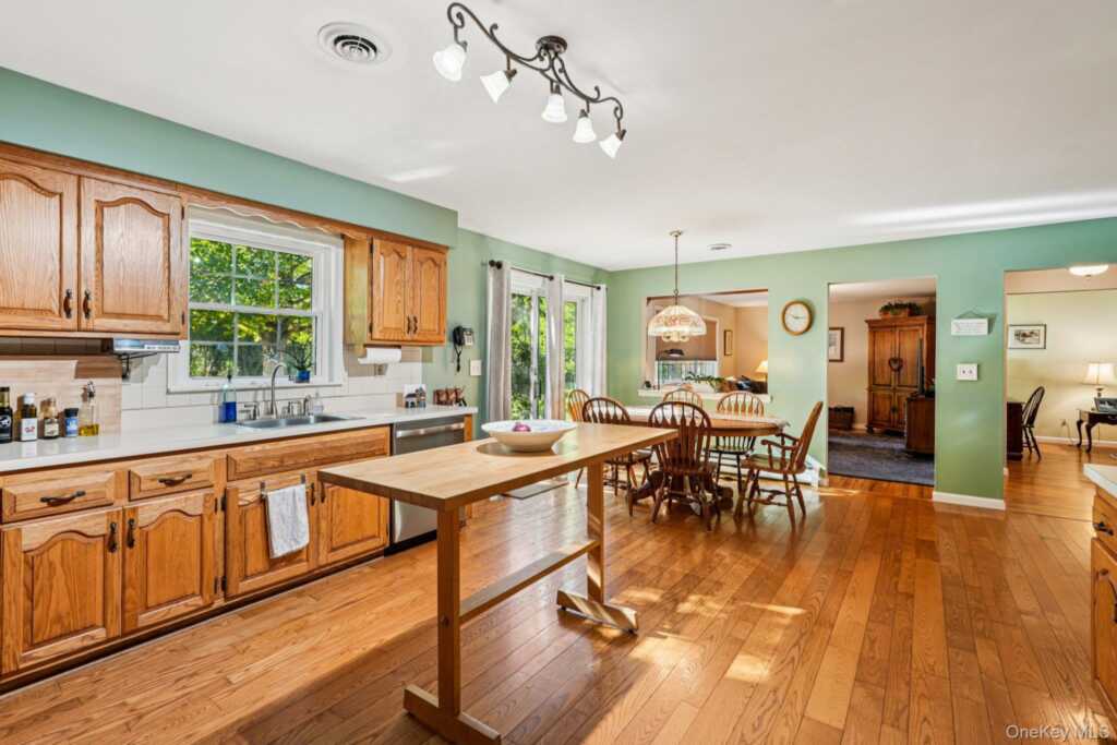 319 Bliss Lane, Valley Cottage, NY 10989 - Photo 16 of 43