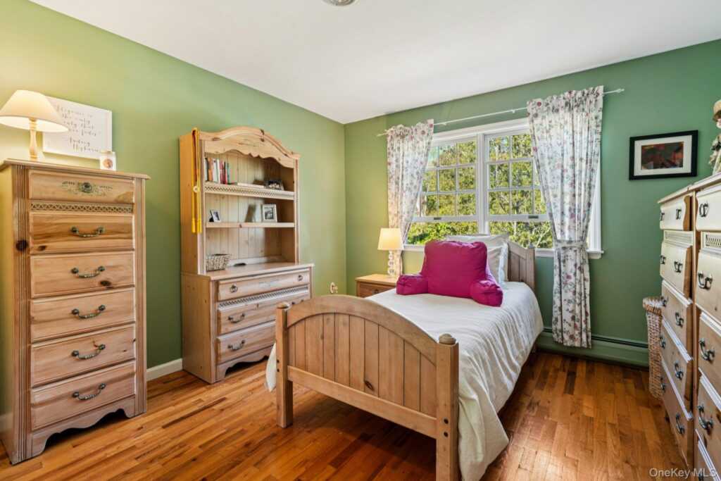 319 Bliss Lane, Valley Cottage, NY 10989 - Photo 18 of 43