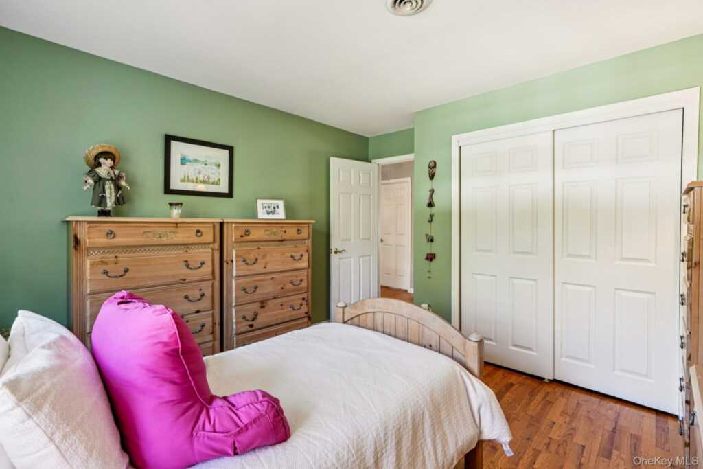 319 Bliss Lane, Valley Cottage, NY 10989 - Photo 19 of 43