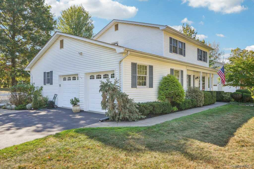 319 Bliss Lane, Valley Cottage, NY 10989 - Photo 2 of 43
