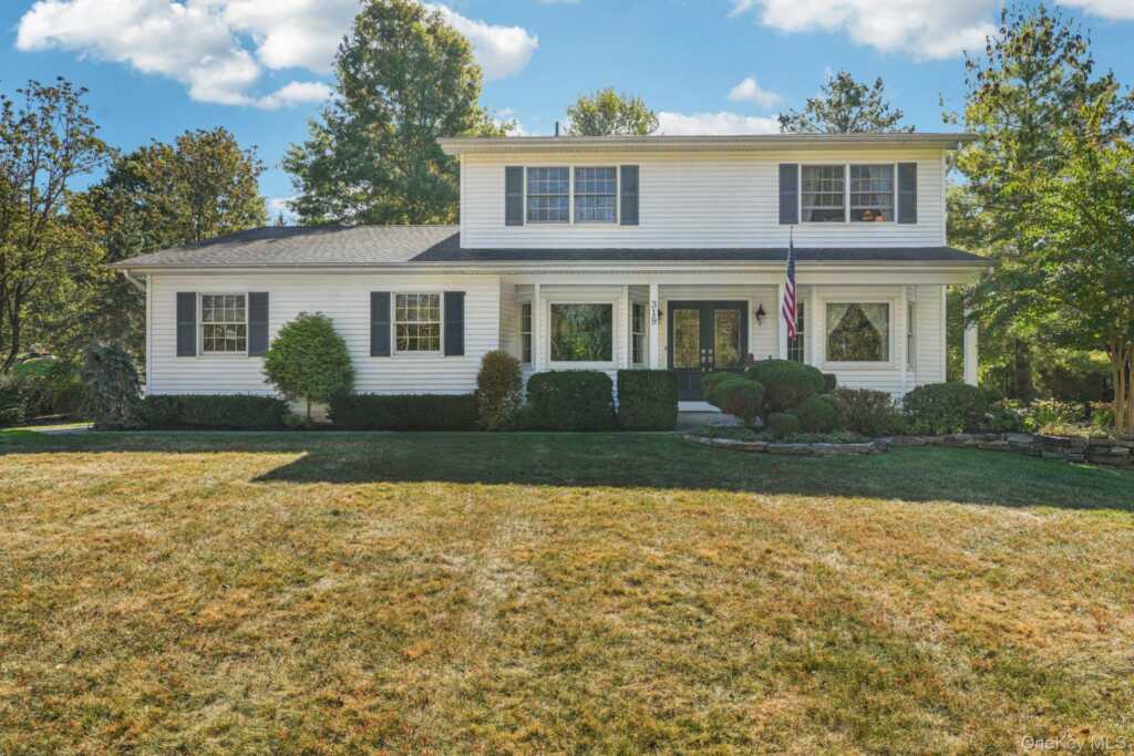 319 Bliss Lane, Valley Cottage, NY 10989 - Photo 3 of 43