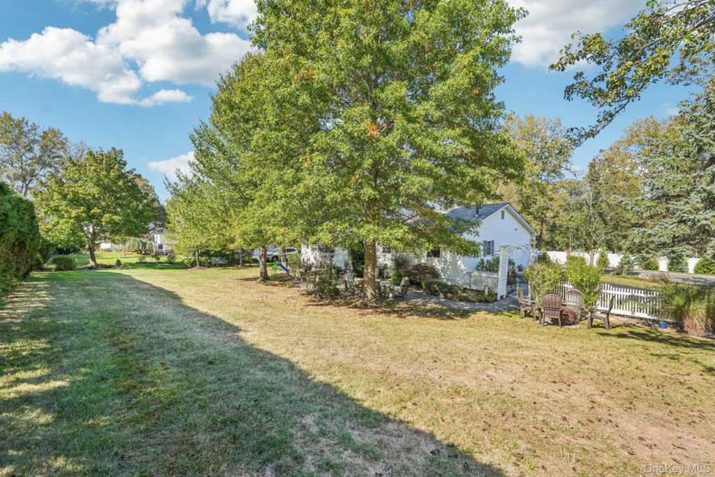 319 Bliss Lane, Valley Cottage, NY 10989 - Photo 36 of 43