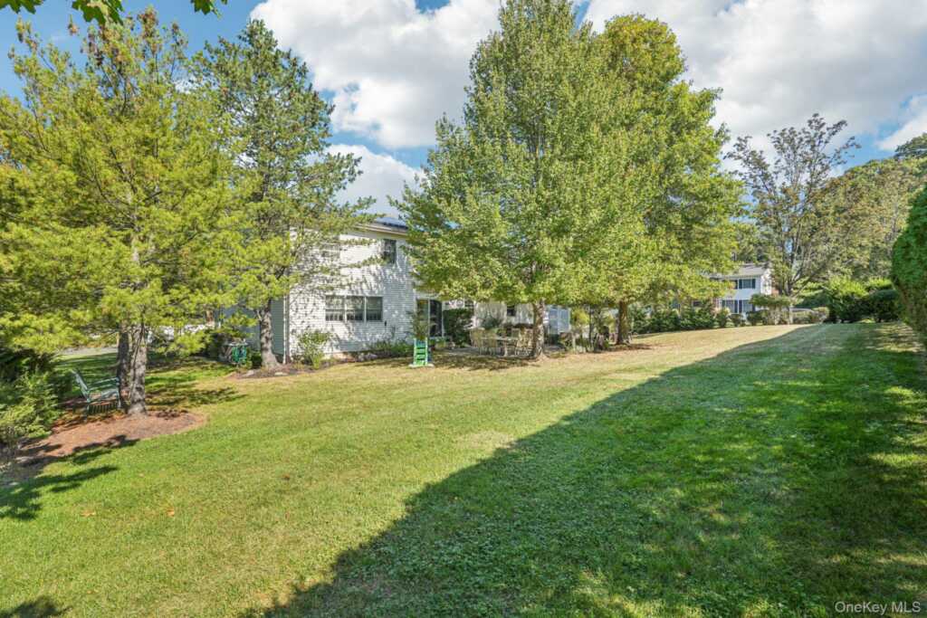 319 Bliss Lane, Valley Cottage, NY 10989 - Photo 37 of 43