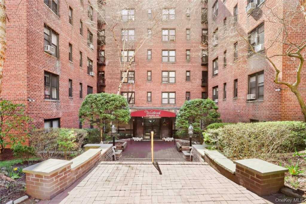 10 Franklin Avenue, Unit #1EFF, White Plains, NY 10601 - Photo 8 of 13