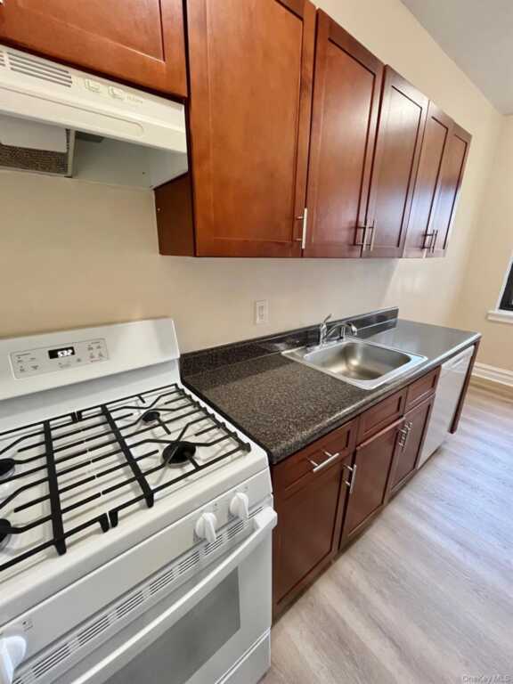 110 Stonelea Stonelea, Unit #3B, New Rochelle, NY 10801 - Photo 15 of 15