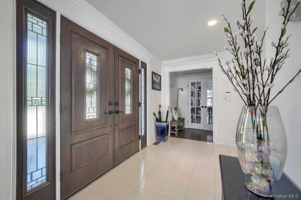 10 High Tor Road, New City, NY 10956 - Photo 3 of 35