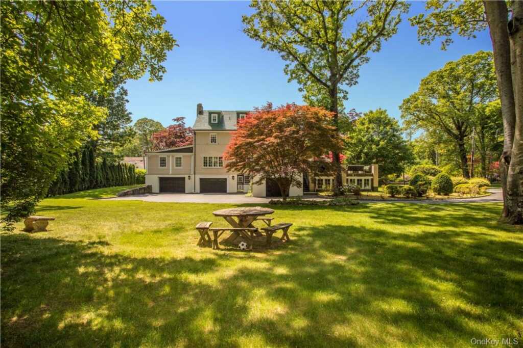 451 Beechmont Drive, New Rochelle, NY 10804 - Photo 25 of 30