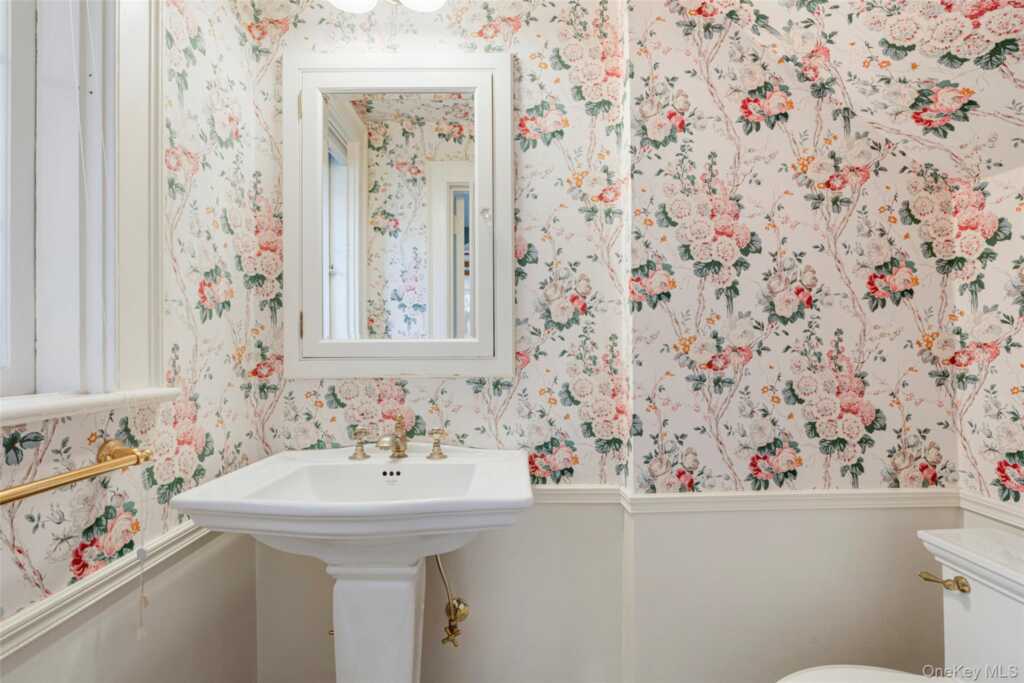 290 Overlook Road, New Rochelle, NY 10804 - Photo 12 of 38