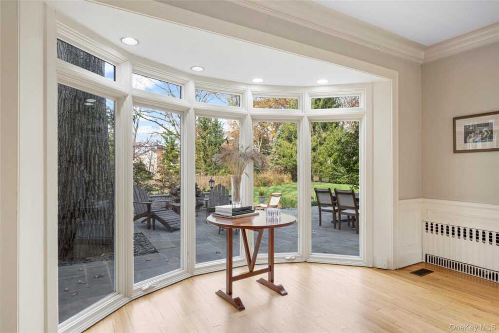 290 Overlook Road, New Rochelle, NY 10804 - Photo 6 of 38