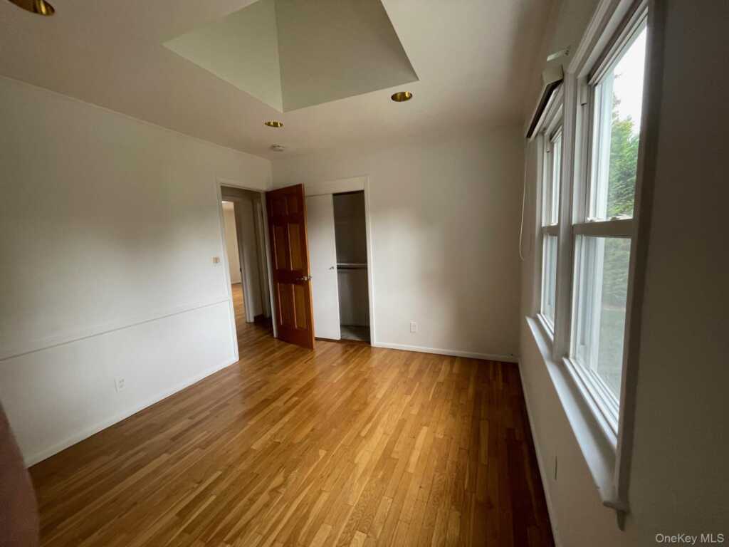 66 Laron Drive, New Rochelle, NY 10804 - Photo 14 of 28