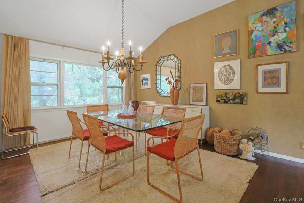 129 Hillandale Drive, New Rochelle, NY 10804 - Photo 10 of 30