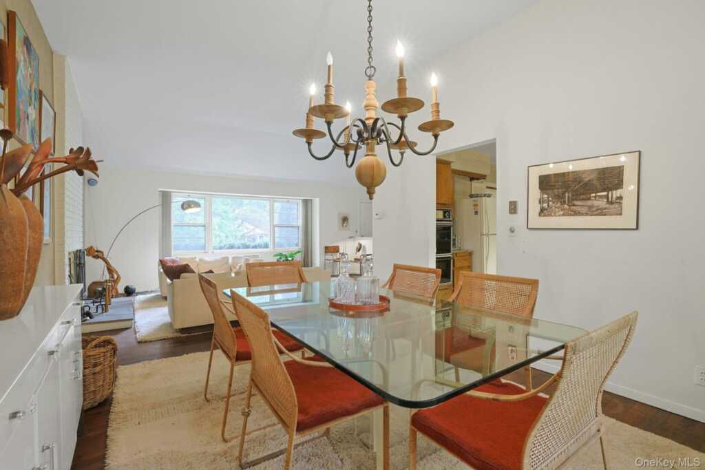 129 Hillandale Drive, New Rochelle, NY 10804 - Photo 11 of 30