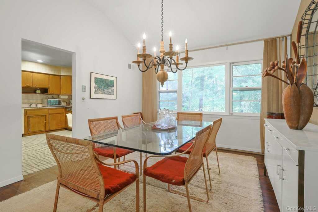 129 Hillandale Drive, New Rochelle, NY 10804 - Photo 12 of 30